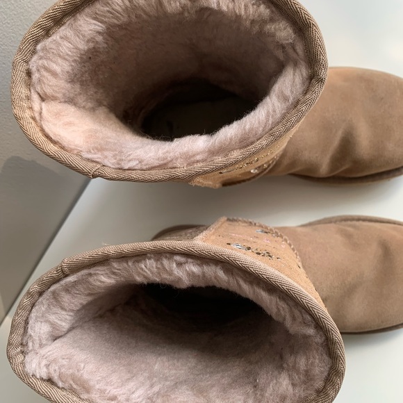 UGG Classic Gold Short Burst Boot - Picture 10 of 13